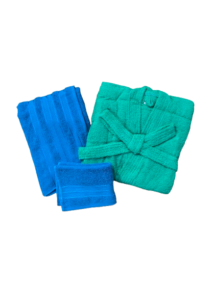 KIT GIMNASIO CON TOALLA DE MANO, MEDIO BAÑO Y BATA.