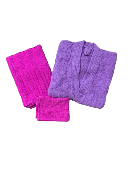 KIT GIMNASIO CON TOALLA DE MANO, MEDIO BAÑO Y BATA.