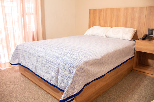 Colcha Hotelera "Santa Lucia"  MATRIMONIAL medidas 1.80 x 2.20 metros