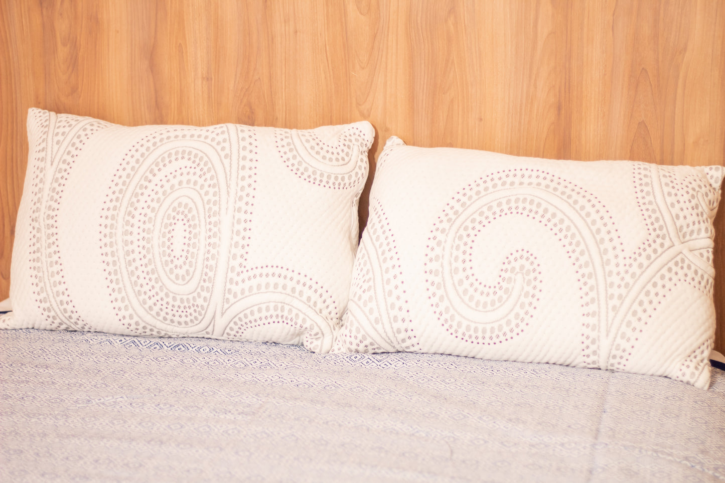Par de Almohadas Hipoalergénicas, Antiácaros, Frescas y Cómodas con cierre STD 50 x 70 cm