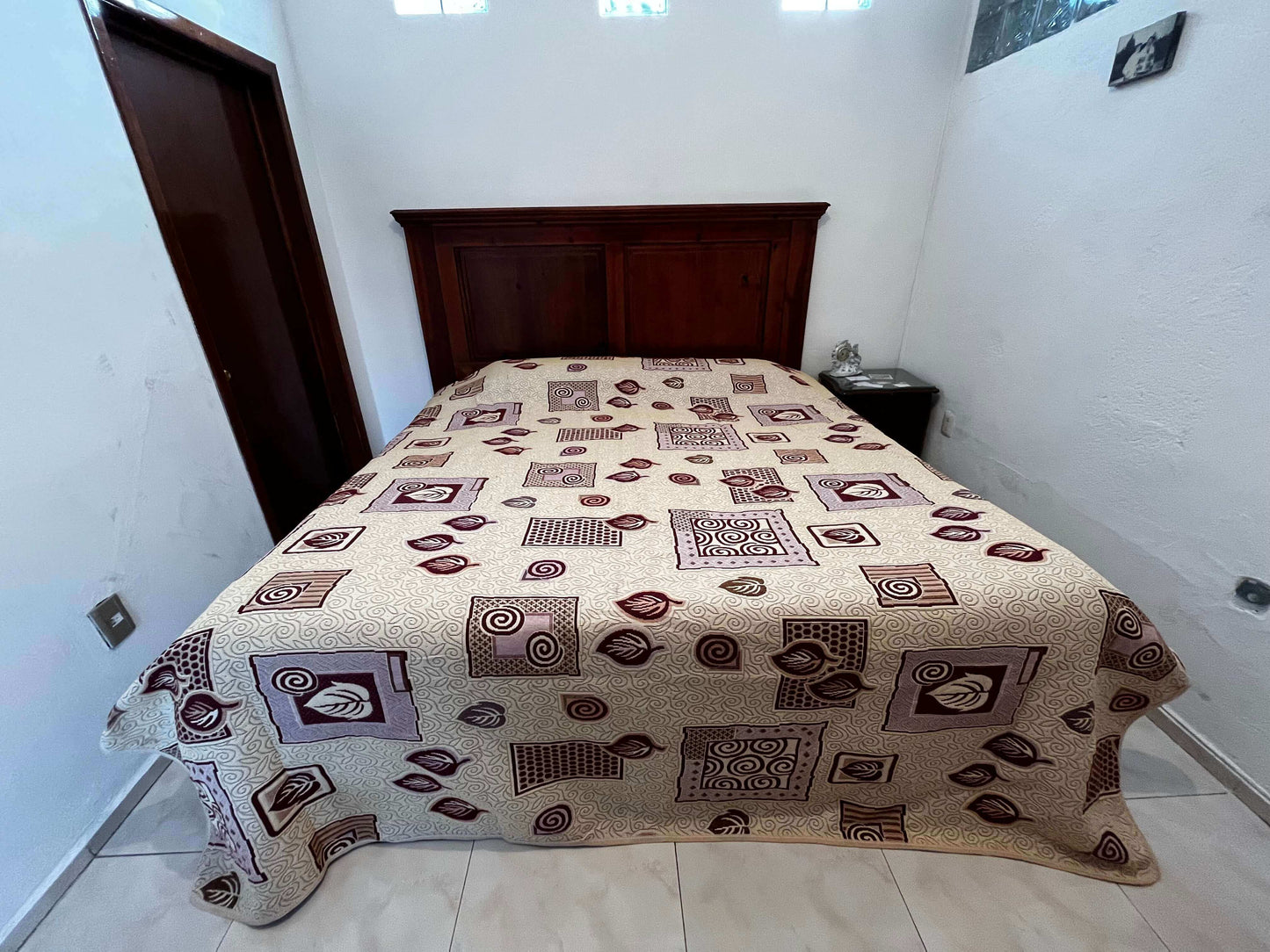 Colcha tipo Española doble Vista King Size 2.70 x 2.50 mts.