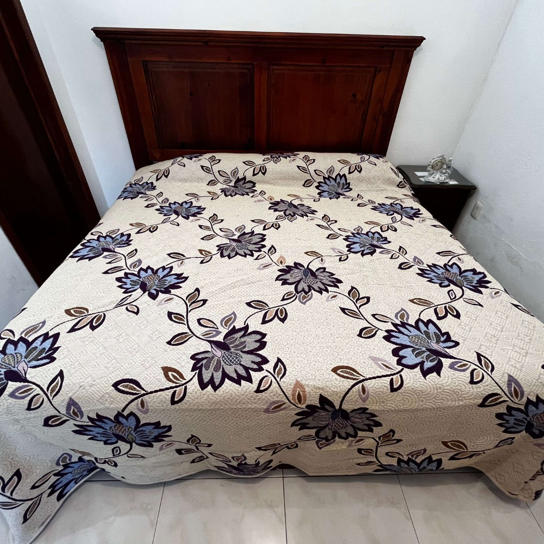 Colcha tipo Española doble Vista King Size 2.70 x 2.50 mts.