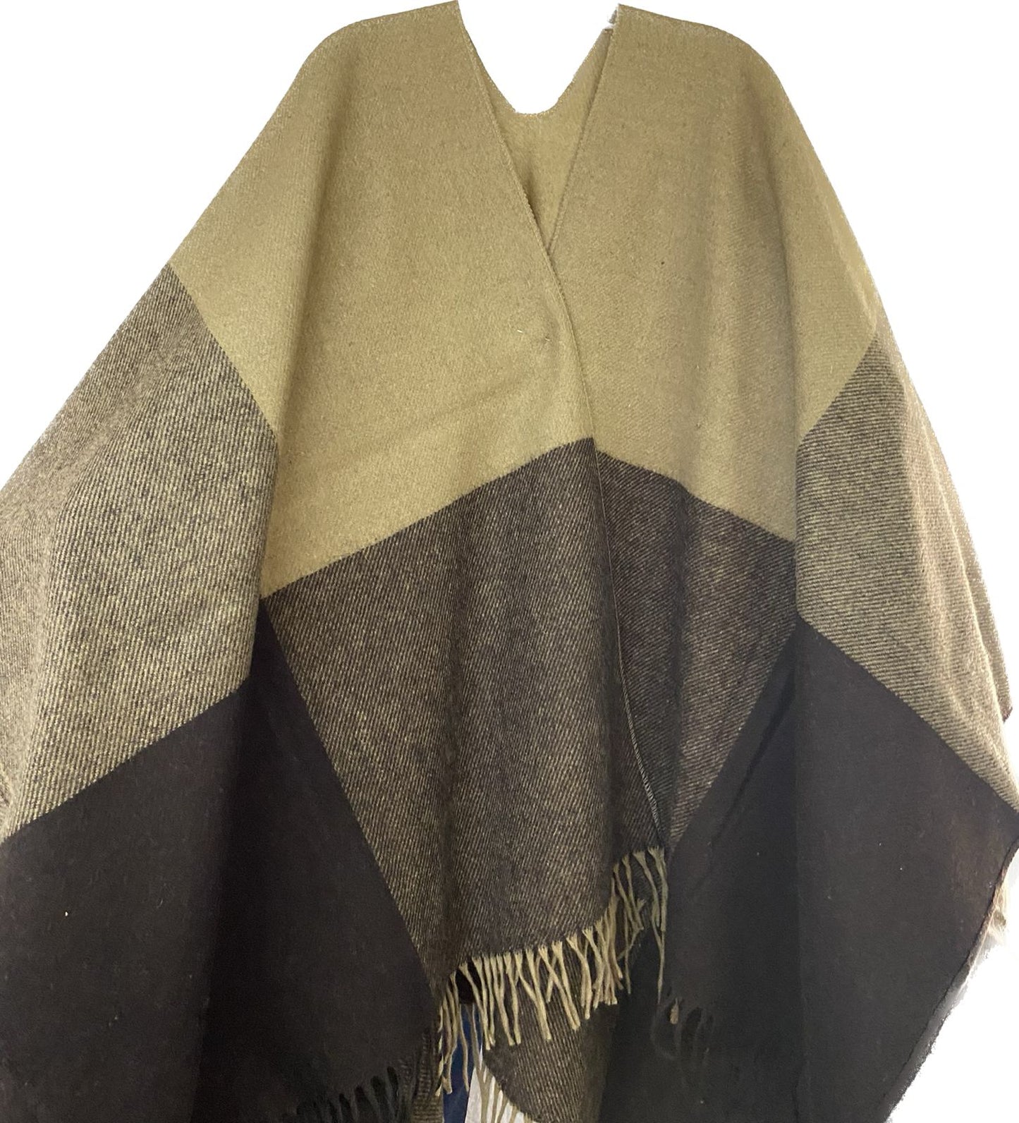 Peruana "Kenya" con lana de primera Calidad 80% lana 20% otras fibras 1.80 x 1.40 mts
