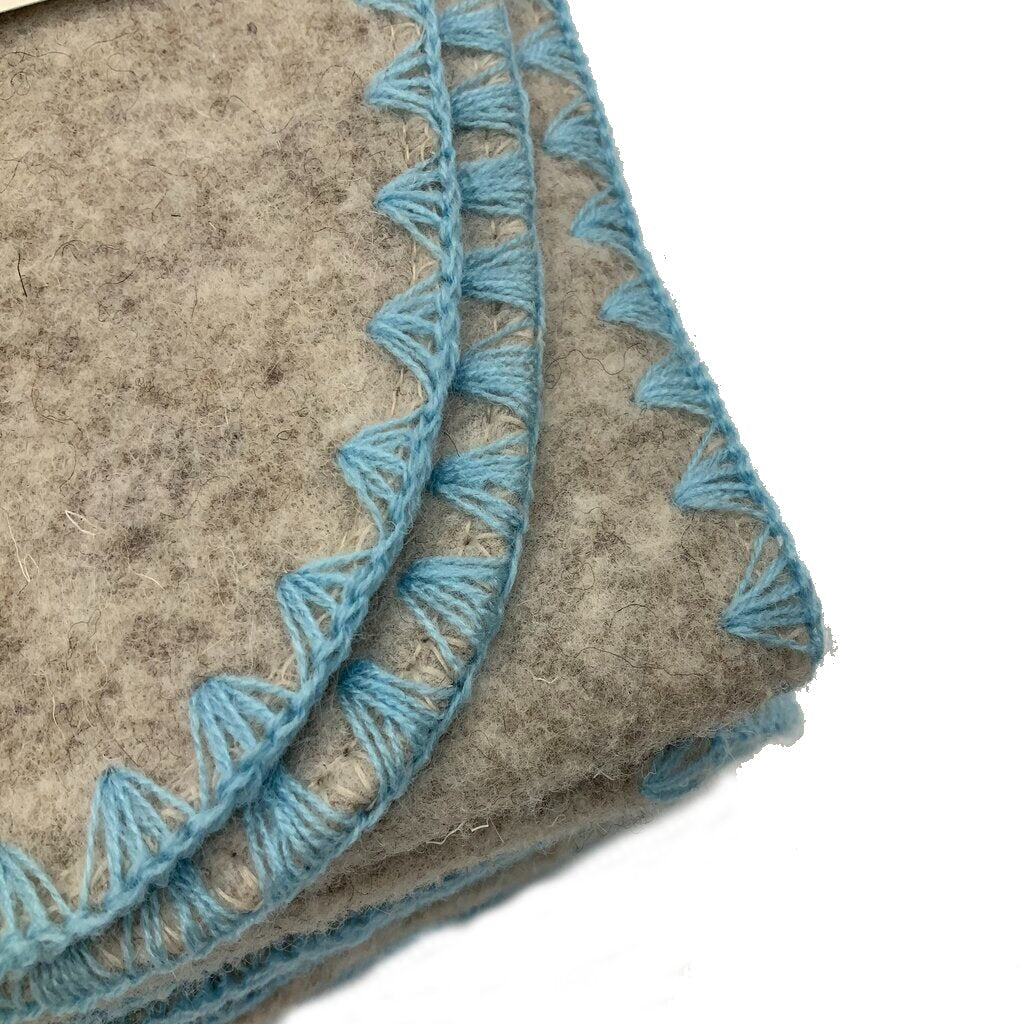 Cobertor Para bebé (cunero 1.05 x 1.40 mts / baby 1.05 x .80 mts)