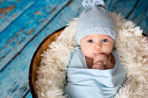 Protege a tus pequeños ante el frío, un cobertor de lana para bebé es la solución