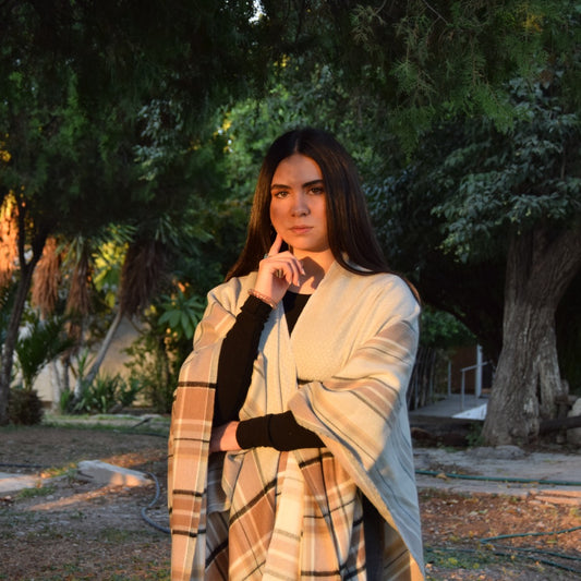 Peruana "Britney" con Calidad de Exportación hecha de acrílico 1.25 x 1.90 mts